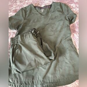 Healing hands scrubs size small top and bottom